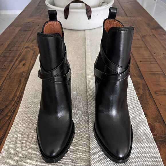 COACH Jackson Leather Ankle Boots
Size 10 - Picture 3 of 10